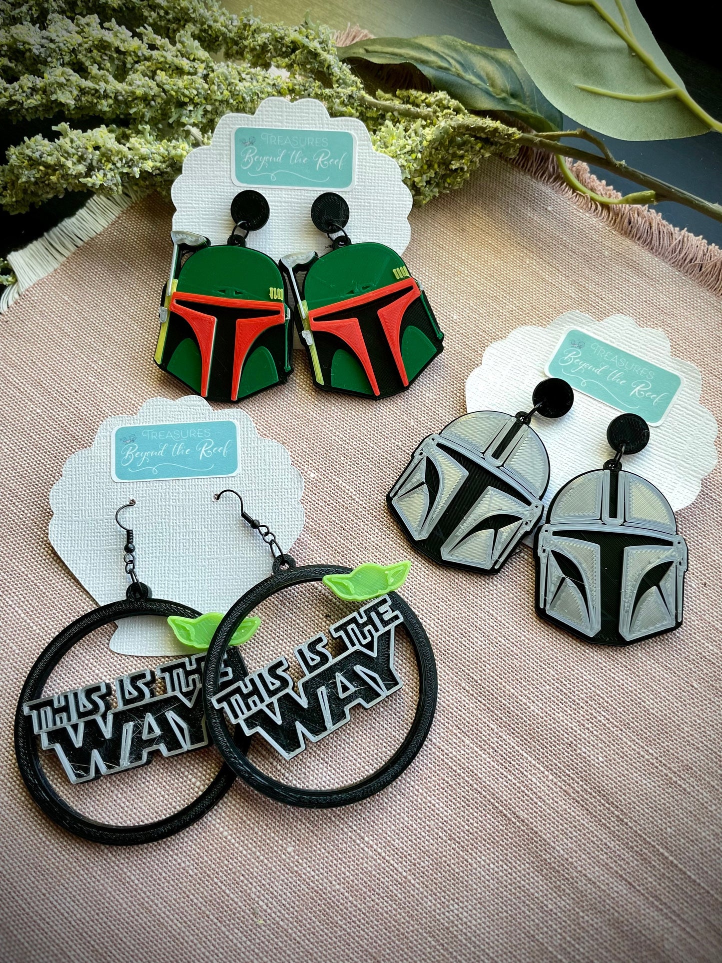 3D printed Boba Fett Earrings - Starwars inspired Boba Fett earrings - Boba Fett Helmet earrings