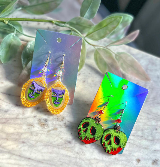 Magic Mirror on the wall Inspired Earrings - Poison Apple Earrings - Poison Apple Studs - Evil Queen - Snow White earrings - Disney Villains